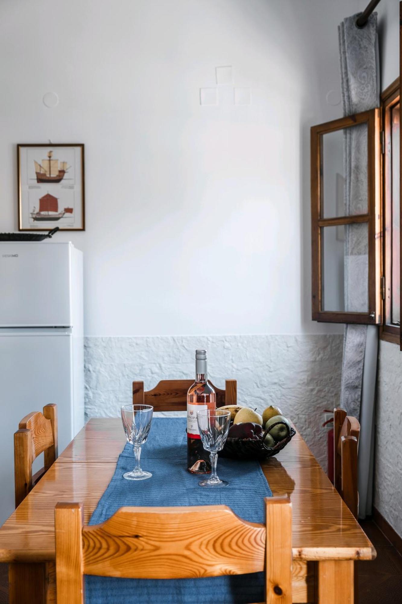 Perla Di Mare Apartment ซีมี ภายนอก รูปภาพ